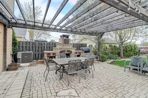 Exterior - 4045 Ruby St, Schiller Park, IL 60176 photo 4 of 9