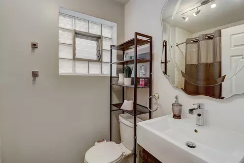 Bath - 4045 Ruby St, Schiller Park, IL 60176 photo 1 of 3