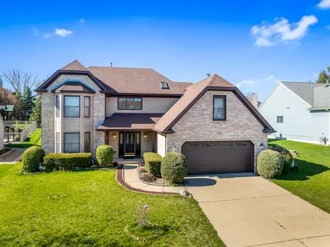 964 Chancery Ln, Cary, IL 60013