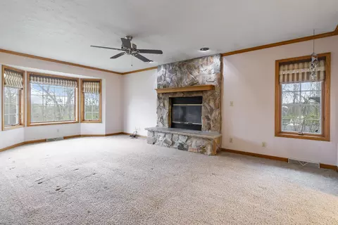 Living - 10385 Ellsworth Dr, Roscoe, IL 61073 photo 1 of 2