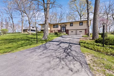 Exterior - 10385 Ellsworth Dr, Roscoe, IL 61073 photo 2 of 11