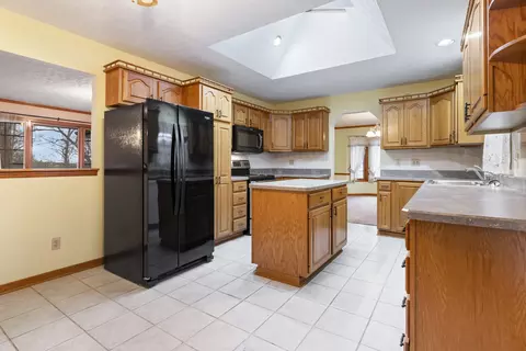 Kitchen - 10385 Ellsworth Dr, Roscoe, IL 61073 photo 1 of 5