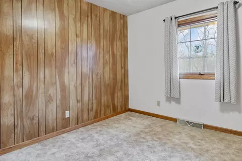 Bedroom - 10385 Ellsworth Dr, Roscoe, IL 61073 photo 2 of 3