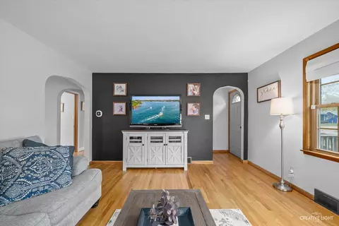107 E Jackson St, Oswego, IL 60543 photo 3