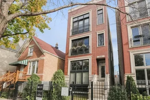 2233 N Leavitt St #1, Chicago, IL 60647