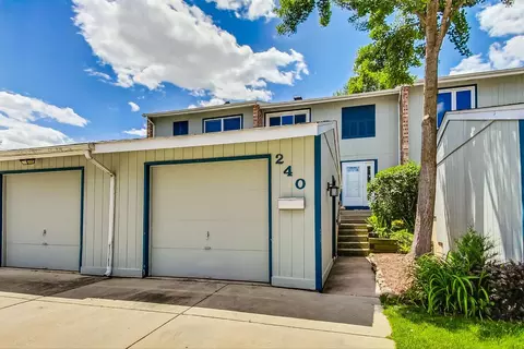 240 Lakeshore Ln #240, Bloomingdale, IL 60108