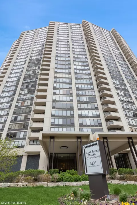 3930 N Pine Grove Ave #1214-16, Chicago, IL 60613