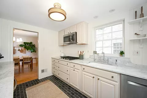 332 E Harrison Ave, Wheaton, IL 60187 photo 10