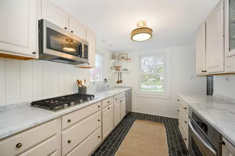 332 E Harrison Ave, Wheaton, IL 60187 photo 9