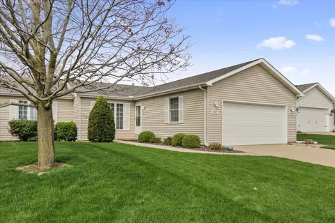 Exterior - 1707 Sunrise Pt, Normal, IL 61761 photo 2 of 6