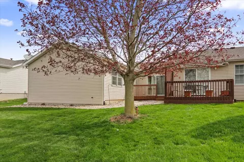 Exterior - 1707 Sunrise Pt, Normal, IL 61761 photo 5 of 6