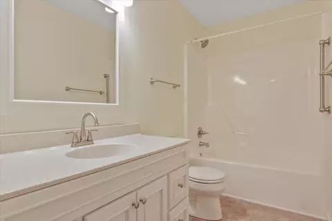 Bath - 1707 Sunrise Pt, Normal, IL 61761 photo 1 of 2