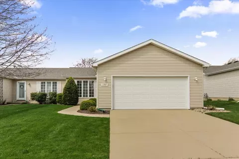 Exterior - 1707 Sunrise Pt, Normal, IL 61761 photo 3 of 6