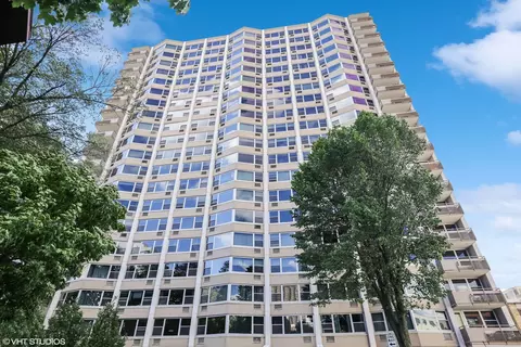 555 W Cornelia Ave #1502, Chicago, IL 60657