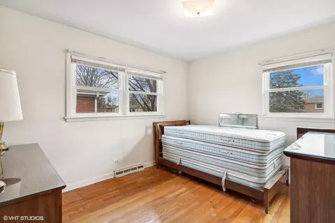 Bedroom - 48 Harvard St, Des Plaines, IL 60016 photo 1 of 1