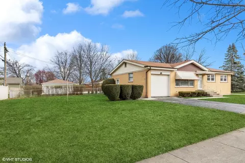 Exterior - 48 Harvard St, Des Plaines, IL 60016 photo 2 of 7