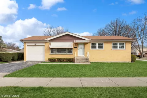 48 Harvard St, Des Plaines, IL 60016