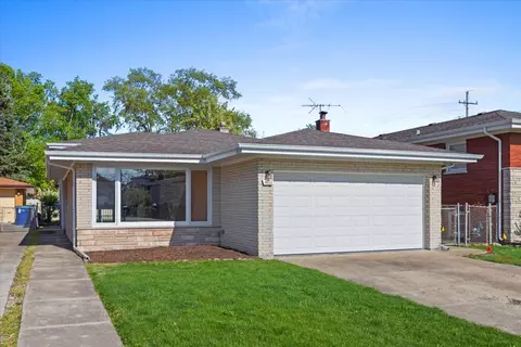 9053 S Sacramento Ave, Evergreen Park, IL 60805