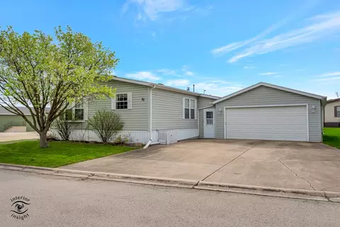 82 Sugar Ct, Manteno, IL 60950