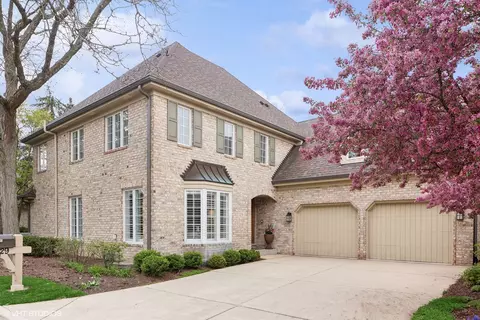 29 Tartan Lakes Way, Westmont, IL 60559