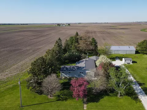 2618 E 1050 North Rd, Milford, IL 60953