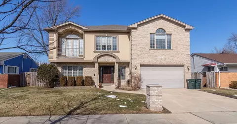 7412 Lyons St, Morton Grove, IL 60053