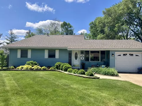 386 Harold St, Crystal Lake, IL 60014