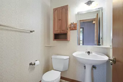 Bath - 16203 S Peerless Dr, Plainfield, IL 60586 photo 1 of 4
