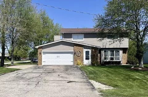 503 Boles St, Chenoa, IL 61726