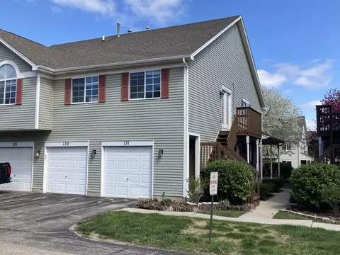 137 Village Creek Dr, Lake In The Hills, IL 60156