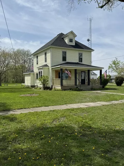 568 N 4th St, Sheldon, IL 60966