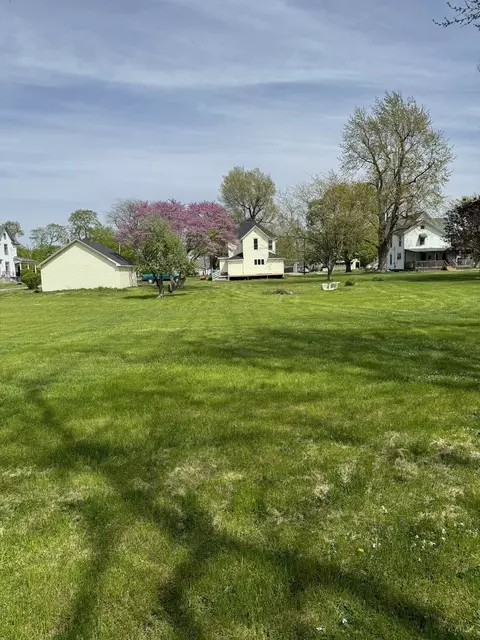 Exterior - 568 N 4th St, Sheldon, IL 60966 photo 8 of 17
