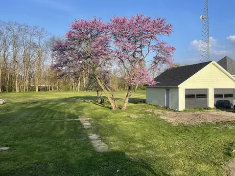 Exterior - 568 N 4th St, Sheldon, IL 60966 photo 5 of 17