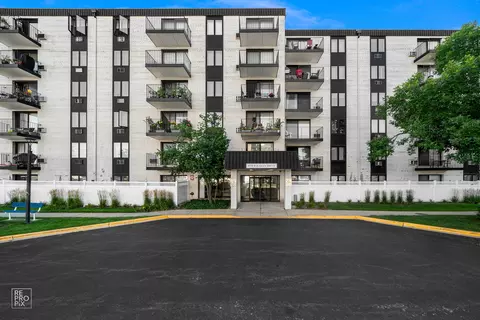 9731 N Fox Glen Dr #3F, Niles, IL 60714