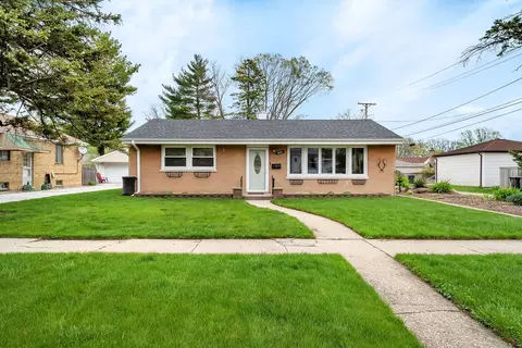 3535 Blanchan Ave, Brookfield, IL 60513