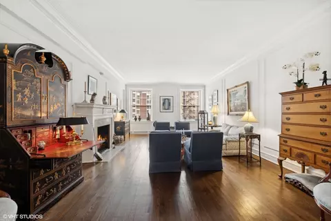 Dining - 227 E Delaware Pl #9C, Chicago, IL 60611 photo 1 of 3