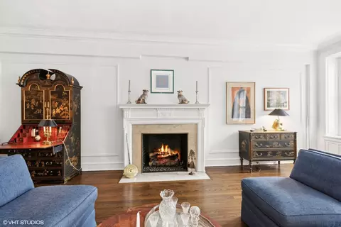 Living - 227 E Delaware Pl #9C, Chicago, IL 60611 photo 1 of 4
