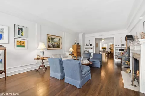 Living - 227 E Delaware Pl #9C, Chicago, IL 60611 photo 2 of 4