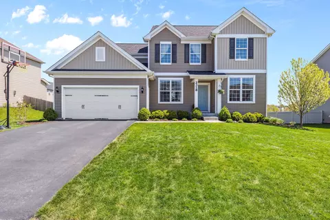 2318 Roaring Creek Dr, Aurora, IL 60503