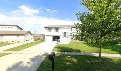 7740 W Laurel Dr, Frankfort, IL 60423