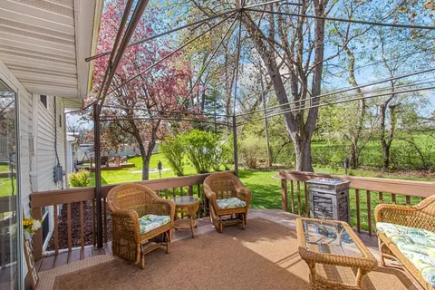 Exterior - 1112 Beech Dr, Dixon, IL 61021 photo 5 of 12