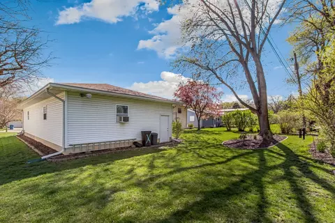 Exterior - 1112 Beech Dr, Dixon, IL 61021 photo 11 of 12