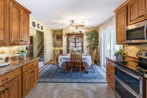 Dining - 1112 Beech Dr, Dixon, IL 61021 photo 1 of 3