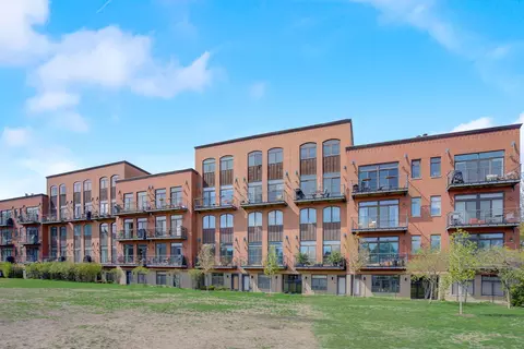 1830 N Winchester Ave #301, Chicago, IL 60622
