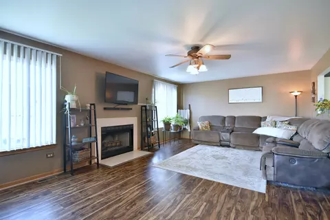 4306 Ashcott Ln, Plainfield, IL 60586 photo 12
