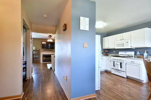 4306 Ashcott Ln, Plainfield, IL 60586 photo 9