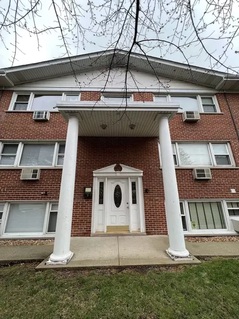 10122 Hartford Ct #2D, Schiller Park, IL 60176