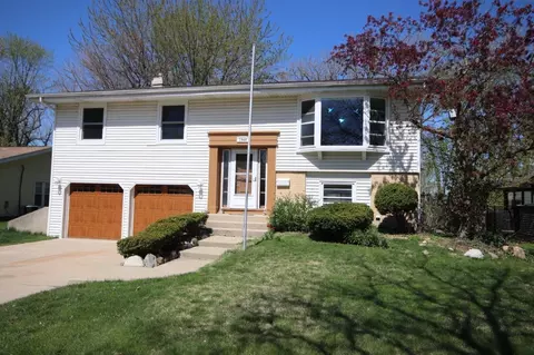 1548 Rosedale Ln, Hoffman Estates, IL 60169
