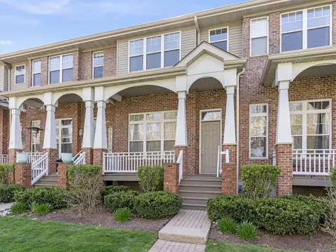 1105 Longwood Dr #1105, Lisle, IL 60532