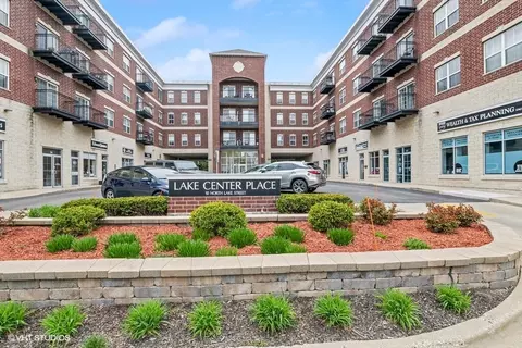 10 N Lake St #308, Grayslake, IL 60030